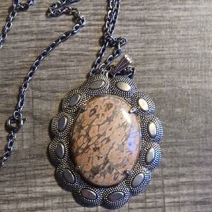 Elegant Silver and Brown Pendant Necklace